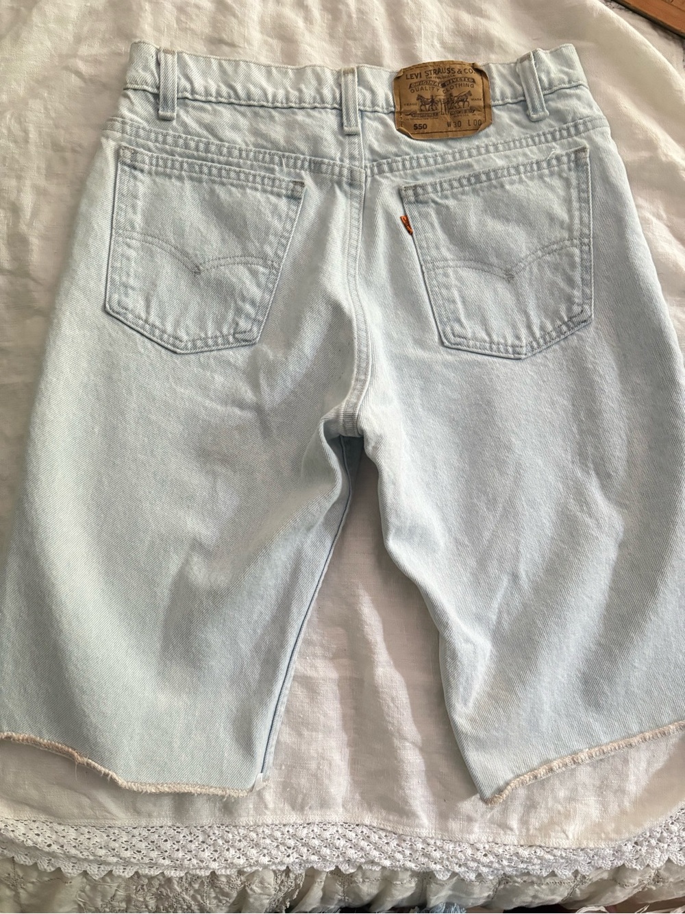 Vintage Levi’s 550 Light Blue Washed Denim Cutoff Shorts Bermuda 30 Made In USA - Picture 3 of 10